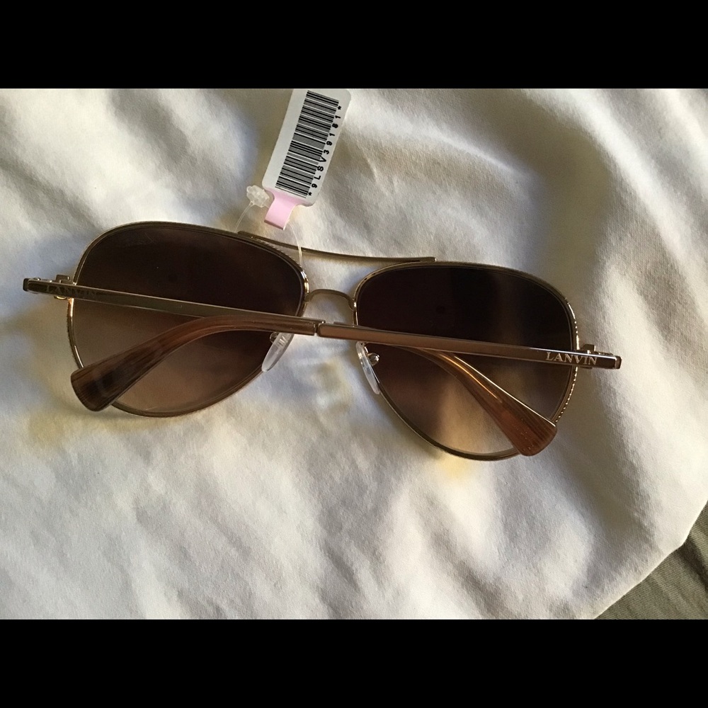 LANVIN PARIS Aviator Sunglasses. - Picture 3 of 8